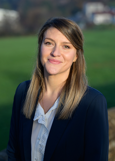 Notre équipe joanne massard bouteille